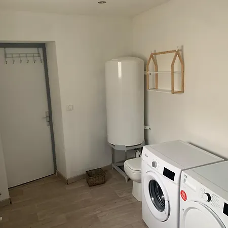Entier 100 M2 Nyaraló