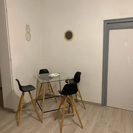 Entier 100 M2 Nyaraló *